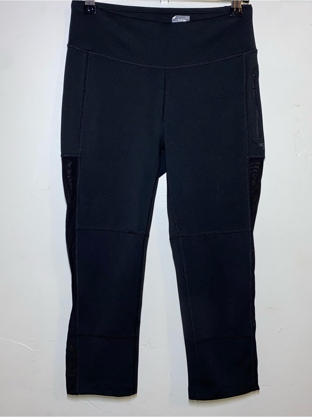 The North Face Black Womens FlashDry Capri Leggings Size Small